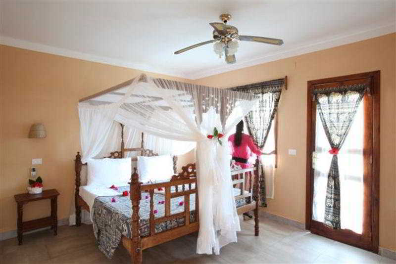 Jaz Amaluna Beach Resort - Adults Only 16 Years Plus ザンジバルシティ エクステリア 写真